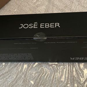 NWT Jose Ever Vibrating Flat Iron